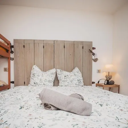 La Maison Dans Les Remparts Sainte-Eulalie-de-Cernon Extérieur photo